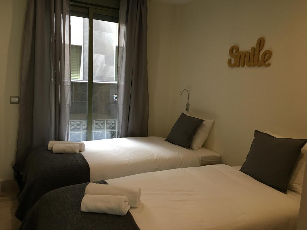 1E Azofaifo St Apartment Seville Ngoại thất bức ảnh