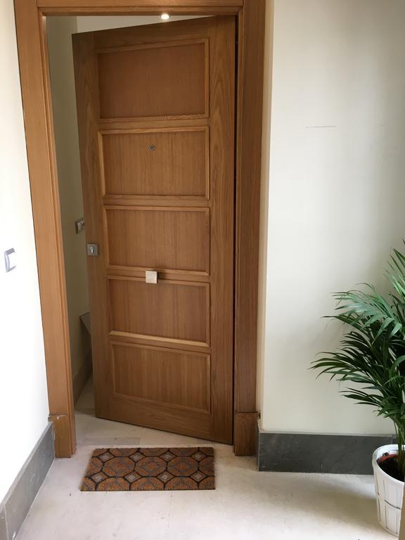1E Azofaifo St Apartment Seville Ngoại thất bức ảnh